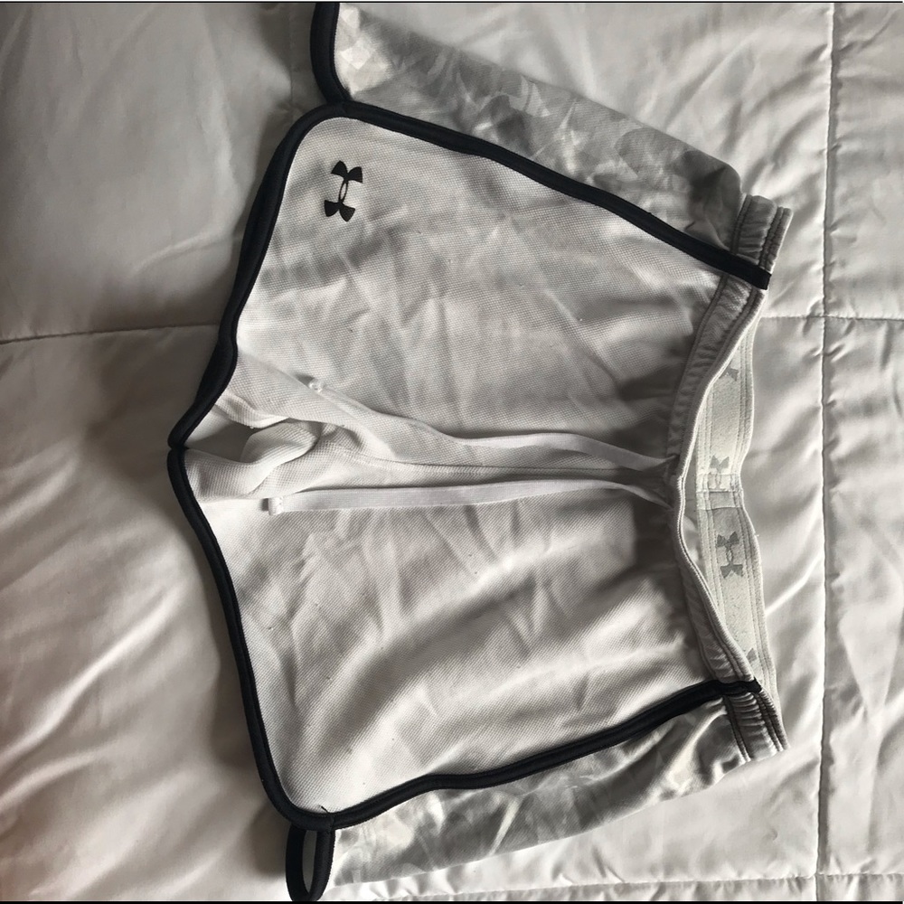 under armour heat gear gray shorts